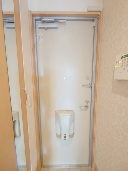 ボンシャンス薫風 Ａ棟  玄関