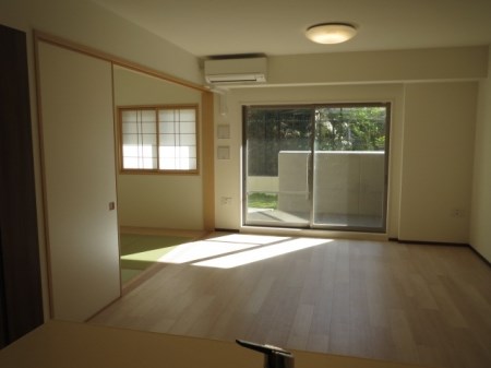 プレミスト浜松中山町（104） リビング