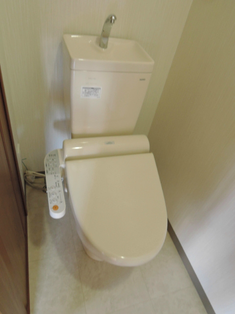 The Orchid Manor その他3