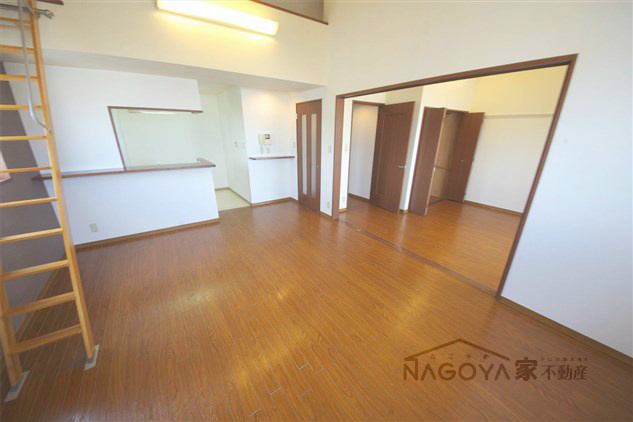 グランツ昭和館 リビング