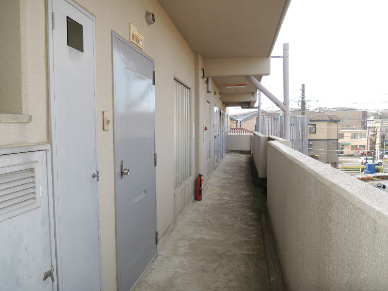 塚戸マンション 玄関