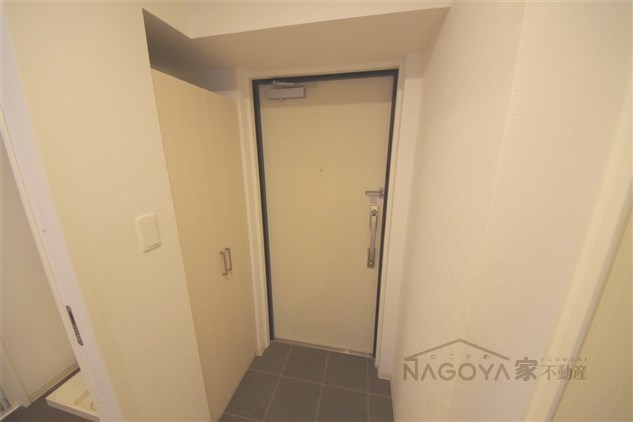 GRANDUKE新栄 玄関