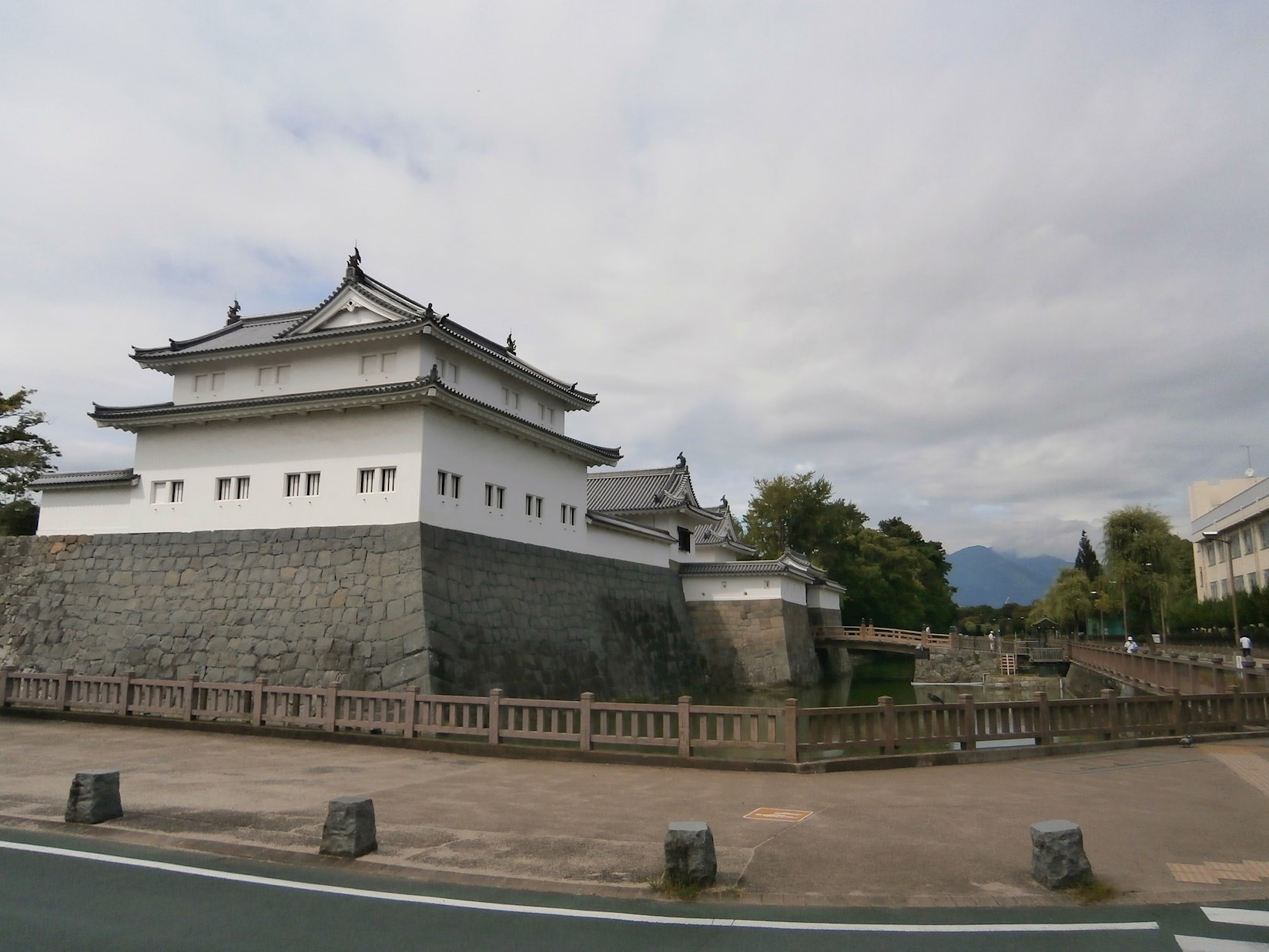 ドマーニ鷹匠 公園