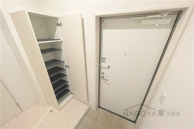 GRANDTIC平安通 玄関