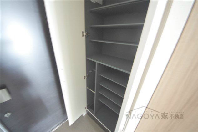 プレサンス錦ラウム 玄関