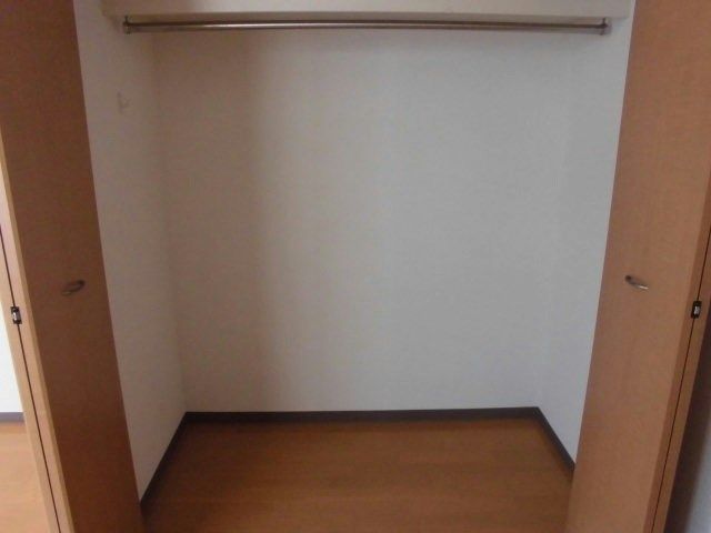 アズール坂下 収納