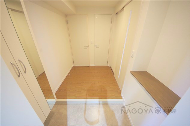 verite覚王山 玄関