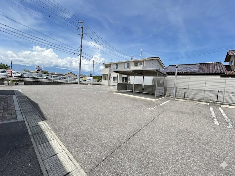 カーサ エテルナⅠ 駐車場