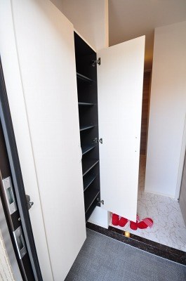 プランドール　B棟 玄関