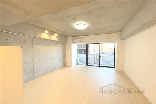 スクエア名駅南 リビング