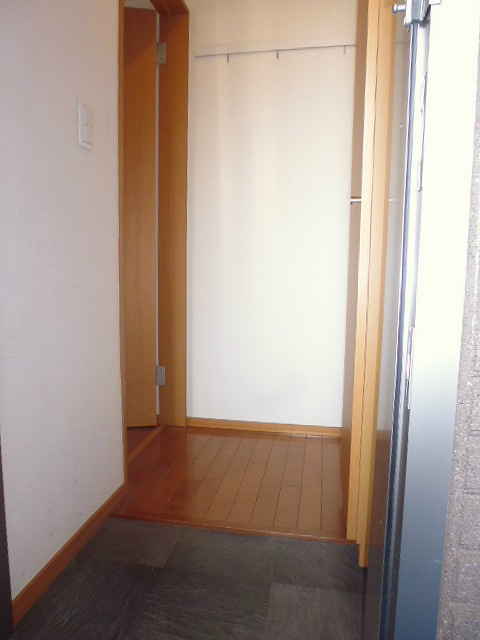 クラージュ夢見ヶ崎 玄関