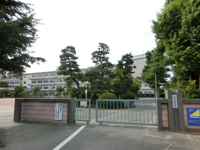 ホリホックイン八幡 小学校