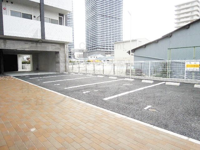 ルミエール久宝寺Ⅰ 駐車場