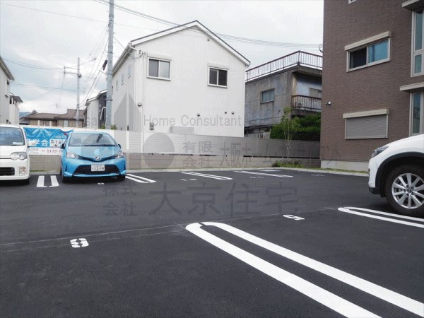 シャーメゾン別宮 駐車場
