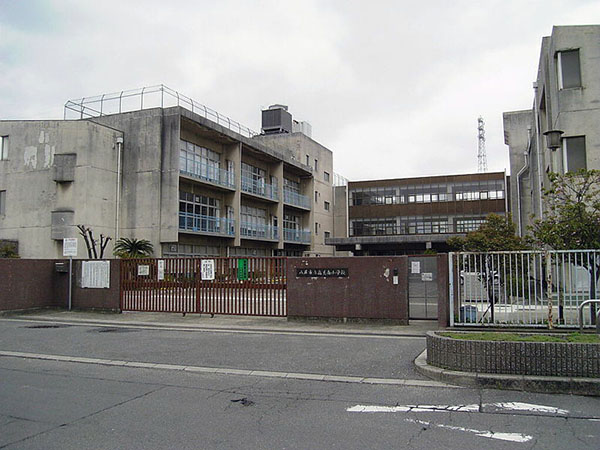 シャーメゾン別宮 小学校