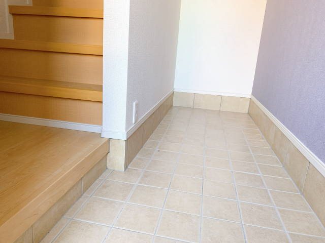 ルミエール五日市駅前 玄関