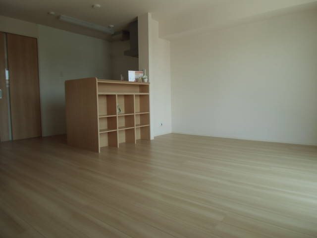 メゾネット皆賀 リビング