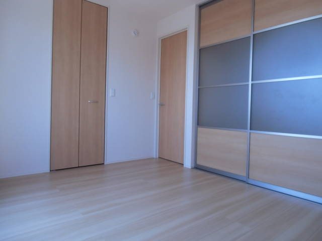 メゾネット皆賀 ベッドルーム