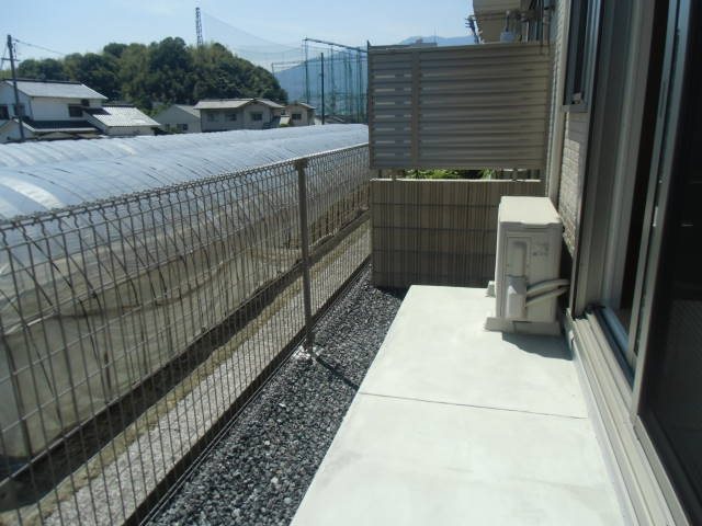 メゾネット皆賀 ベランダ