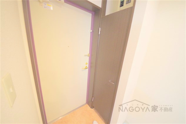 ビ・アバンス 玄関