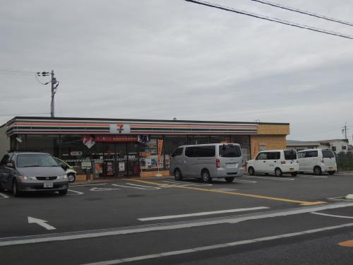 ラピス横小路 コンビニ