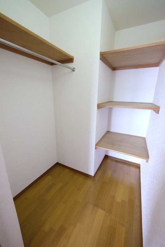 ヒルズタカオカ 収納