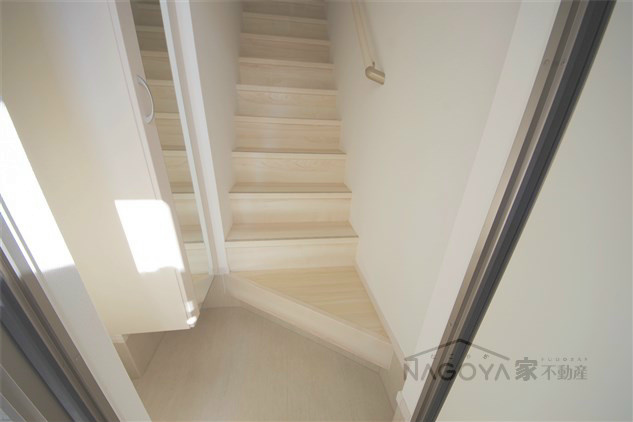 プレジール 玄関