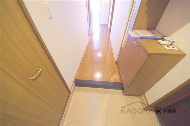 リアン東山 玄関