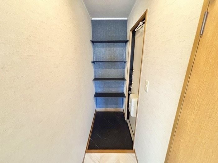 エストハウス　C 玄関