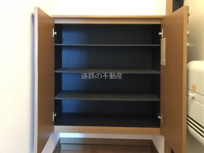 エストハウス　C 玄関