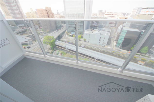 CORNES HOUSE NAGOYA ベランダ