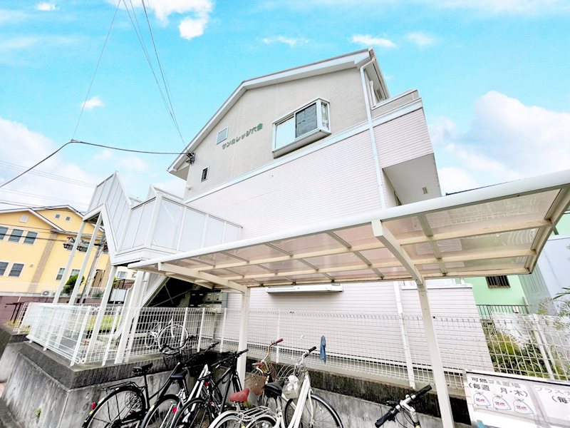 サンカレッジ六会 104号室 外観