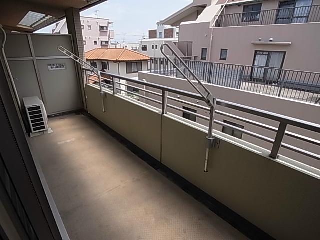 あびたしおん仲村 ベランダ