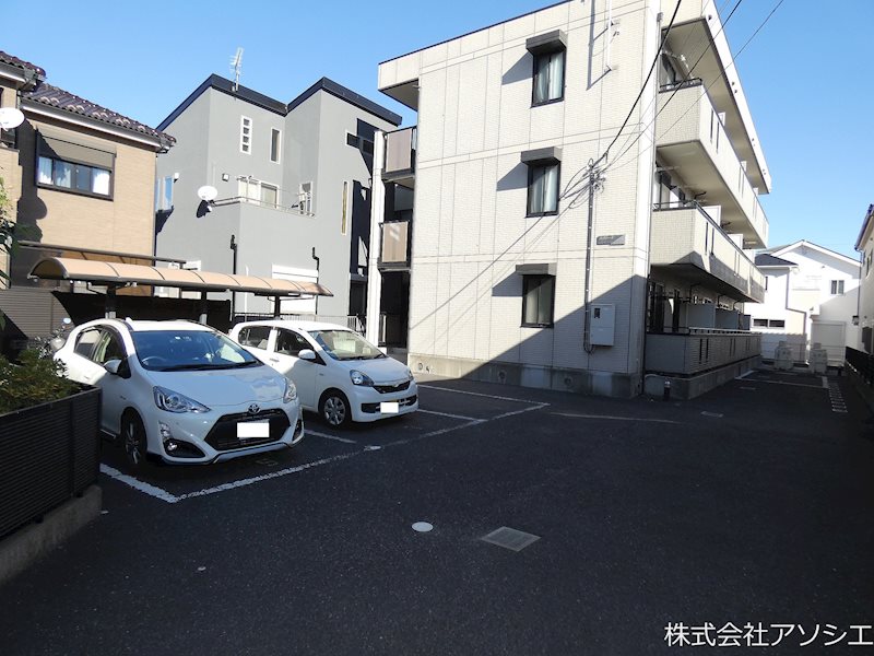 エクシーレ 駐車場