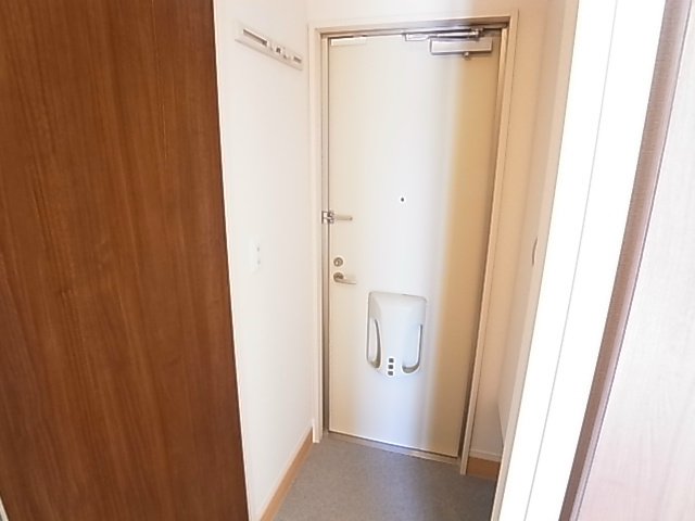千葉県松戸市日暮４丁目8-6 玄関