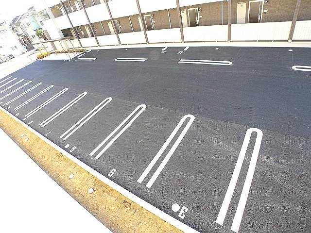 ロータス草加　Ⅱ 駐車場