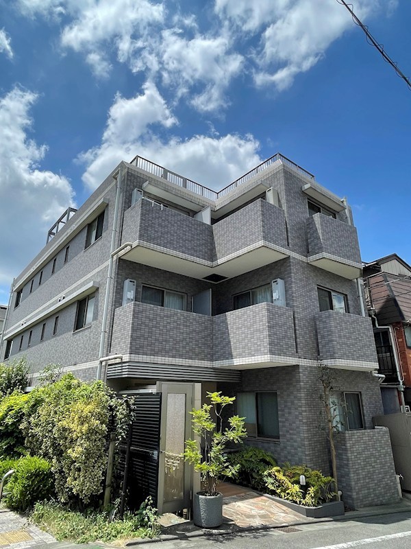 アヴィターレ小山 302号室 外観
