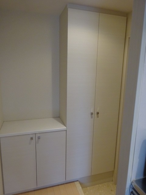 アヴィターレ小山 玄関