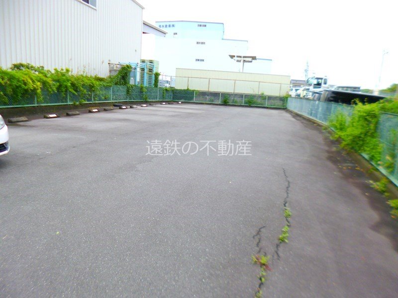 フォレスト岩井 駐車場