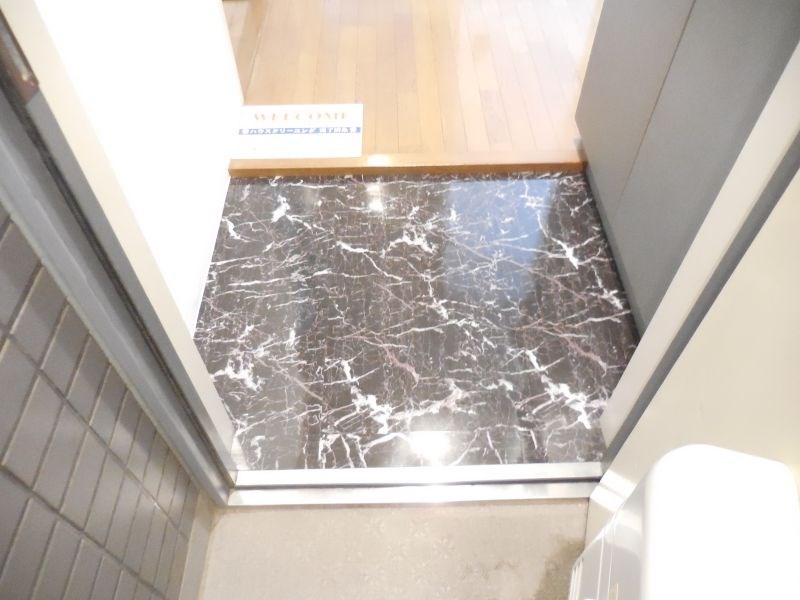 イルテット栗谷 玄関