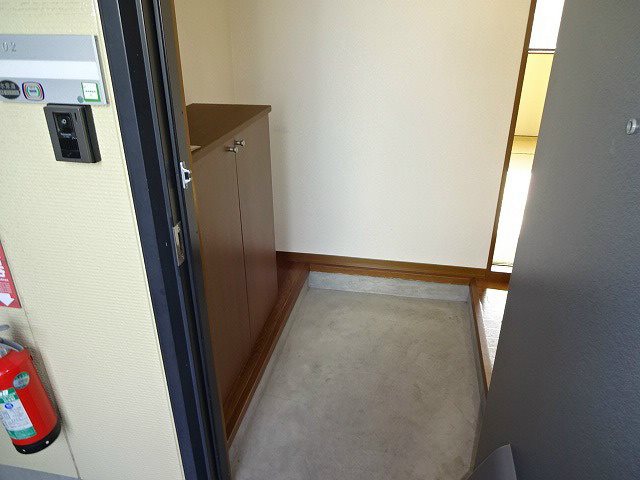 ニューコニシＡ 玄関