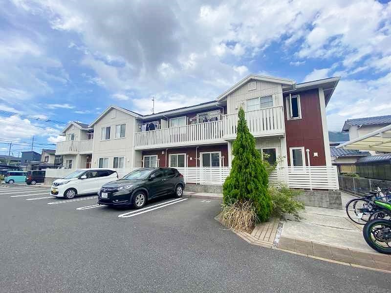 リーヴァ・ヴィラ　ヴィラ 106号室 外観