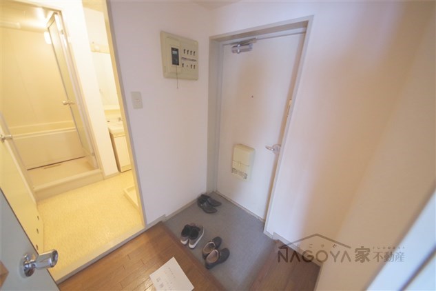 セカンドタウン 玄関