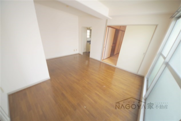 セカンドタウン リビング