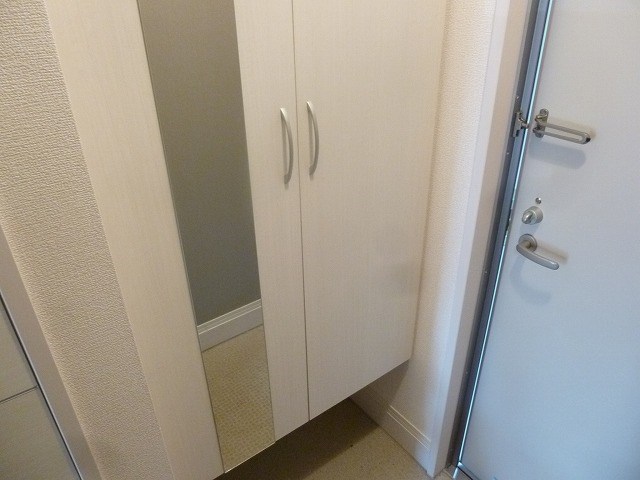 アミティエ三輪 玄関
