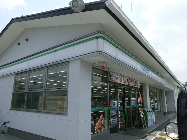 ミヤタハイツ コンビニ