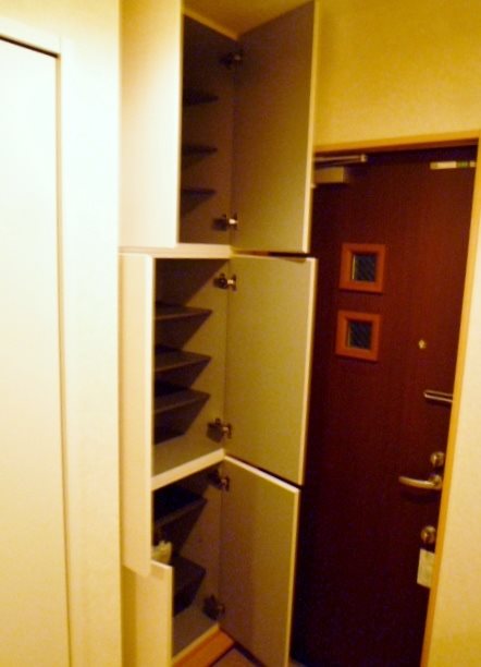 リヴィエール旭町 玄関