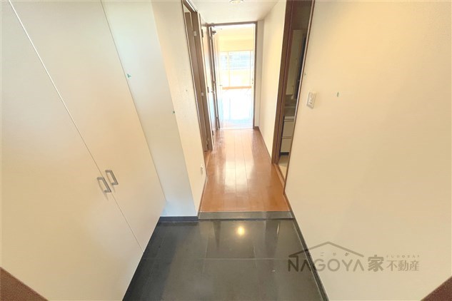 アイユー八事 玄関