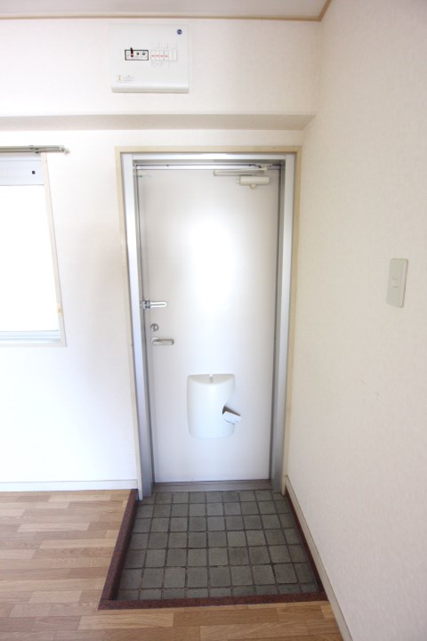 寿ハイツ 玄関