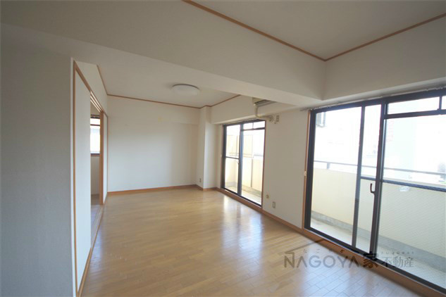 ナビオ池下 リビング